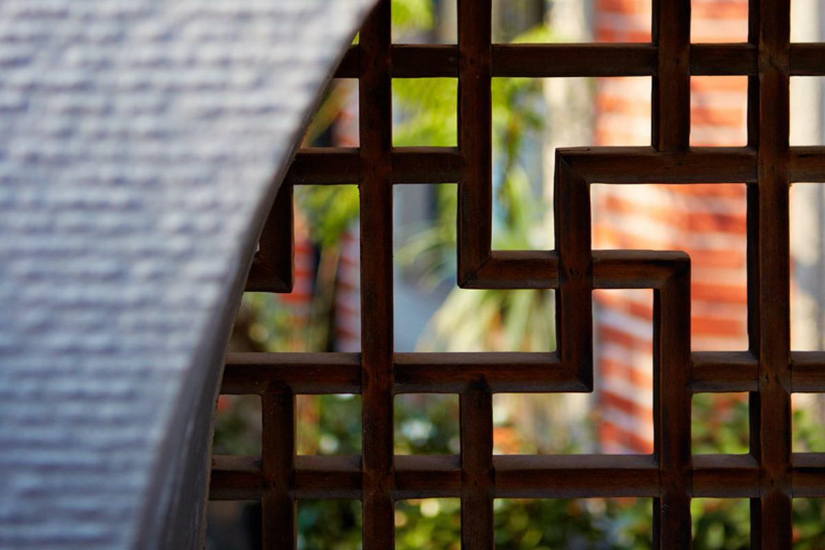 Le Meridien Putrajaya Exterior photo A Chinese window