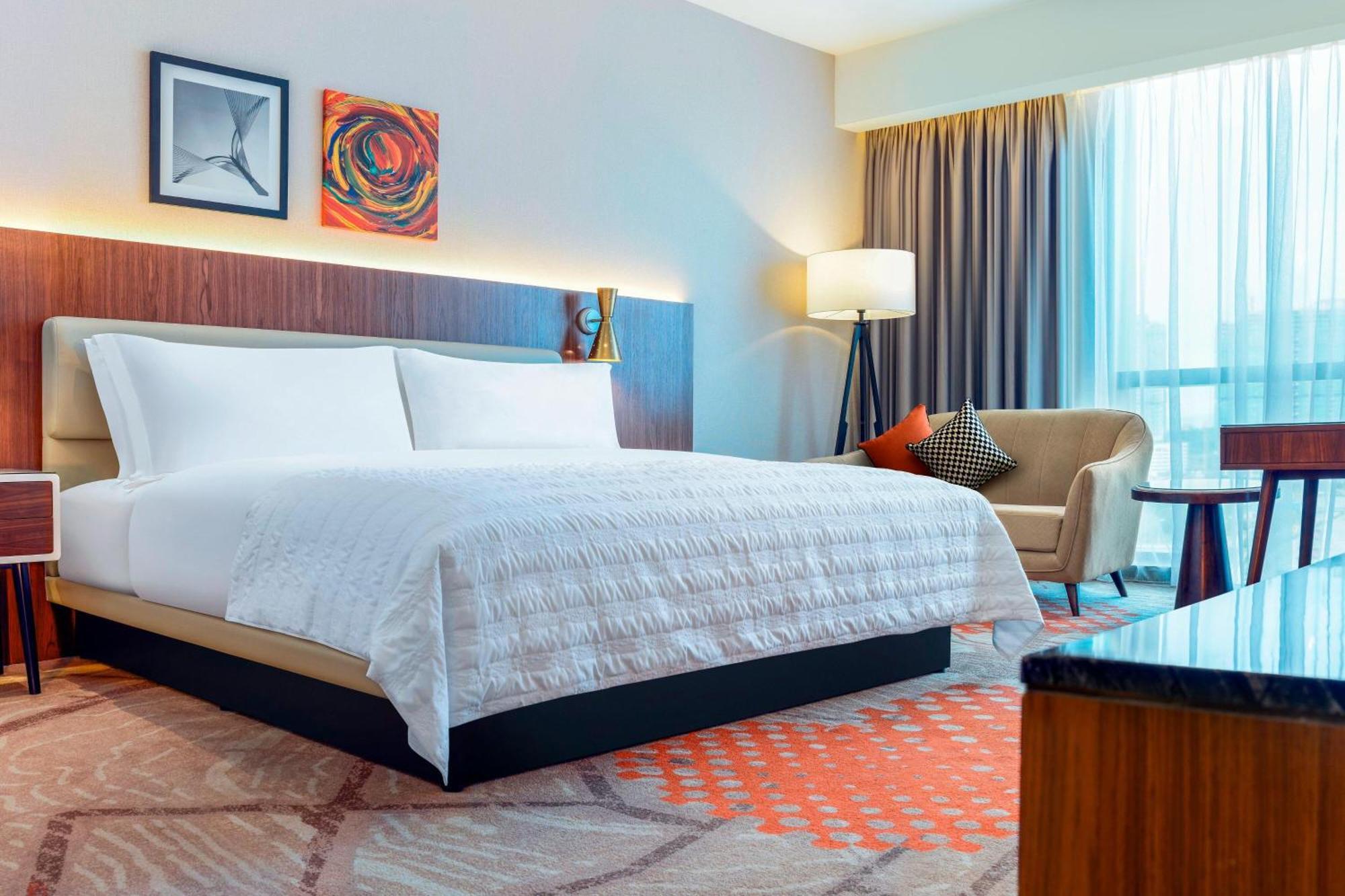 Le Meridien Putrajaya Exterior photo A guest room at the Westin Mumbai International
