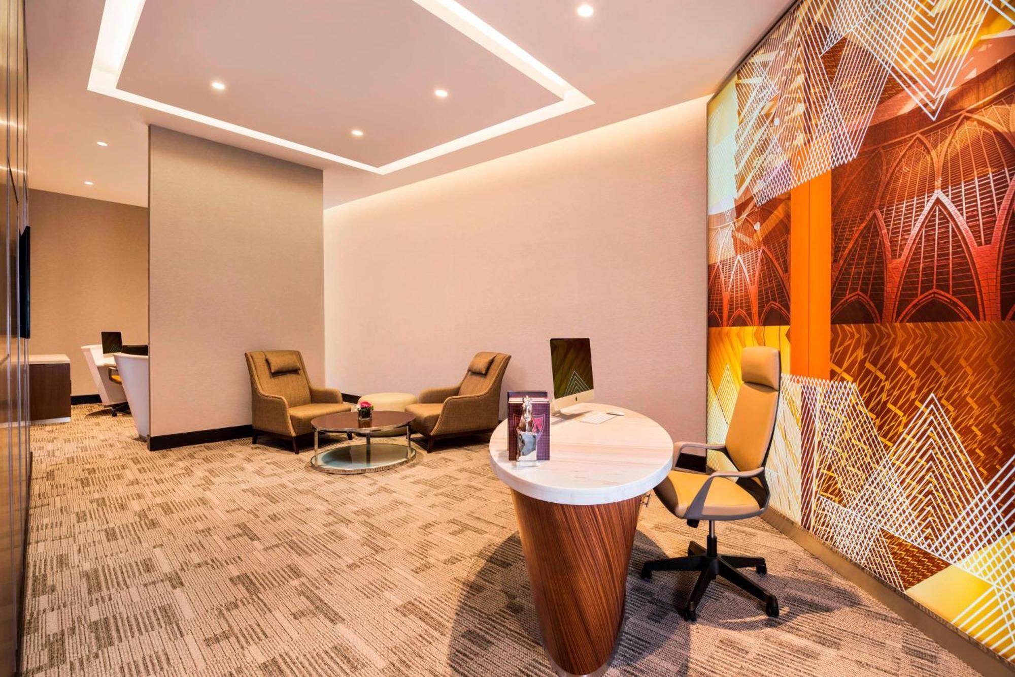 Le Meridien Putrajaya Exterior photo Business Center