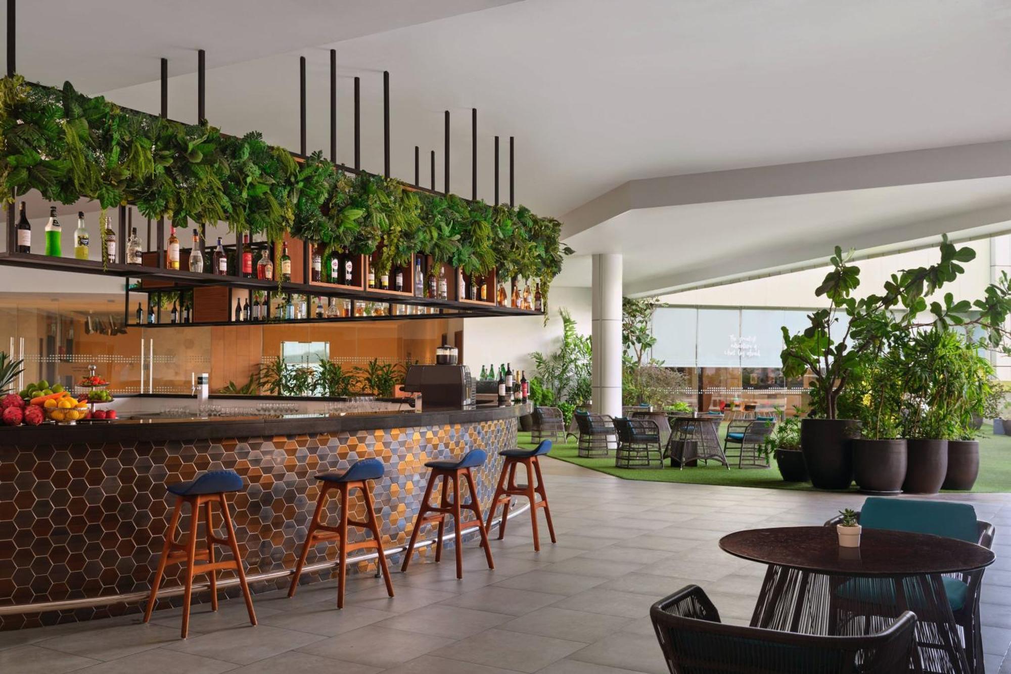 Le Meridien Putrajaya Exterior photo The rooftop bar at the hotel