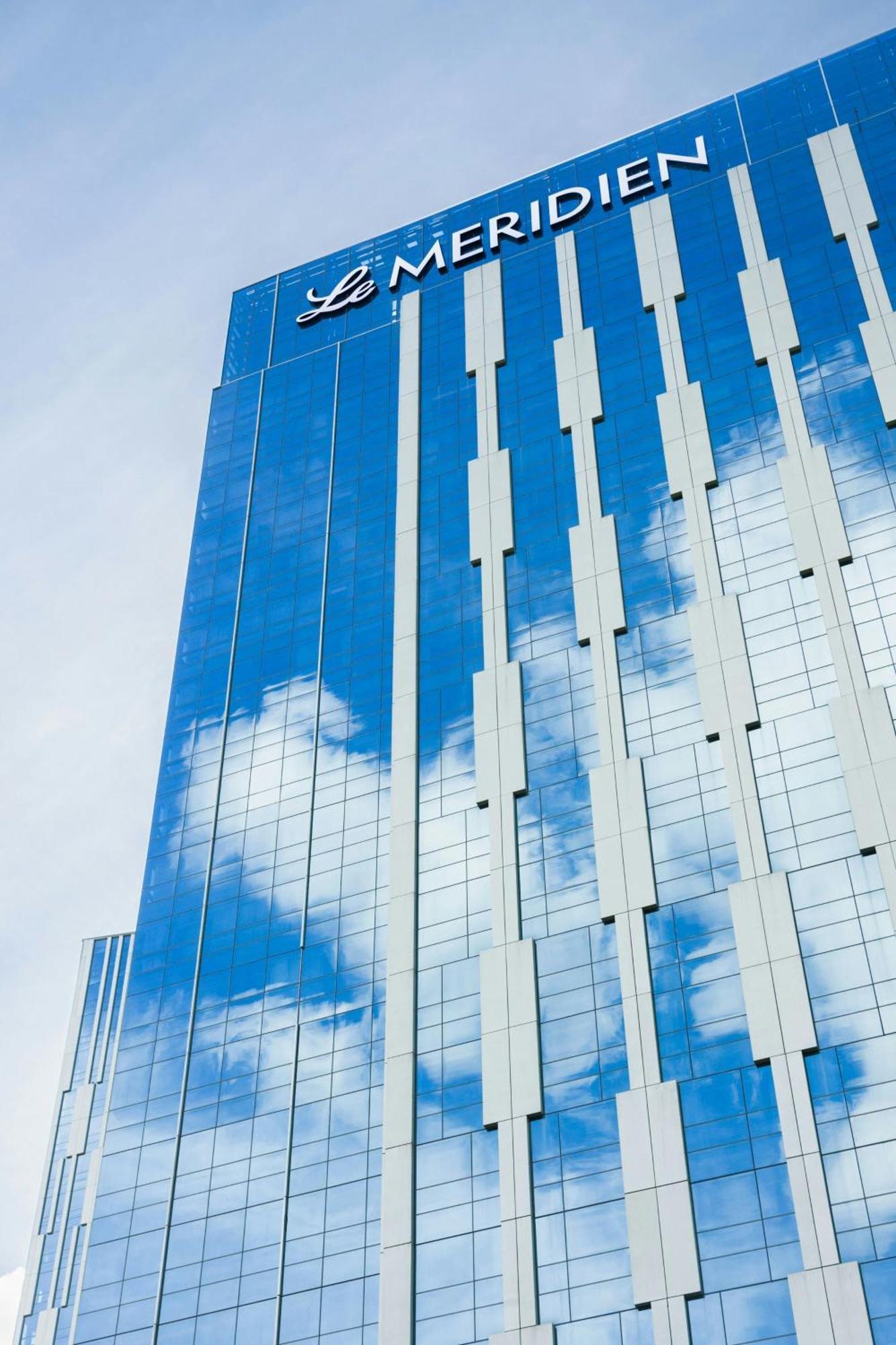 Le Meridien Putrajaya Exterior photo The building's facade
