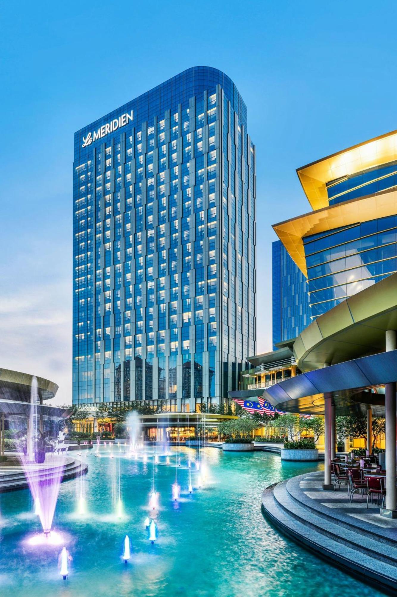 Le Meridien Putrajaya Exterior photo The Ritz-Carlton, DIFC