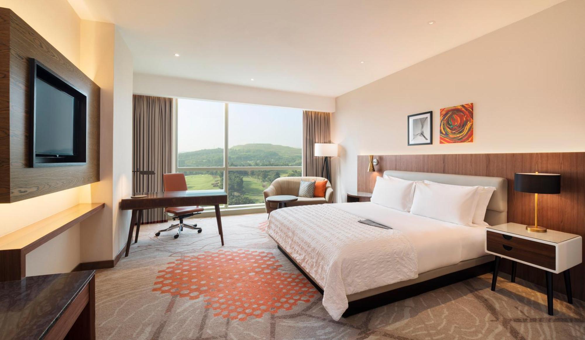 Le Meridien Putrajaya Exterior photo A guest room at the hotel